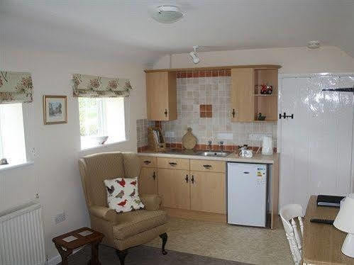 Home Farm Boreham Уорминстер Экстерьер фото